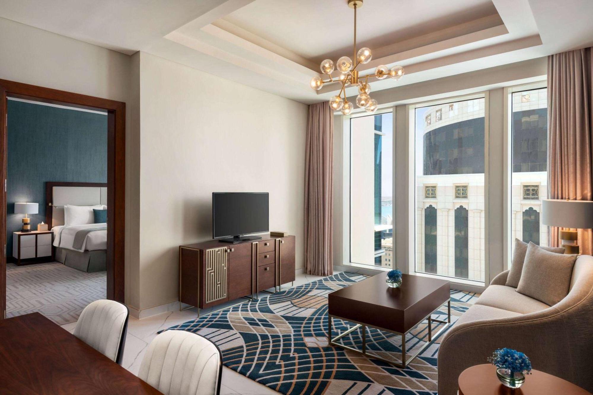 Wyndham Grand Doha West Bay Beach Екстериор снимка A suite at the hotel